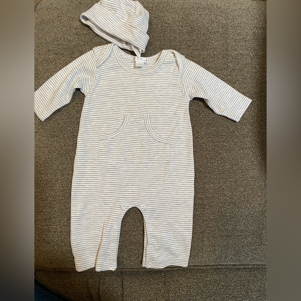 Kissy Kissy size 0-3m GUC super soft!!